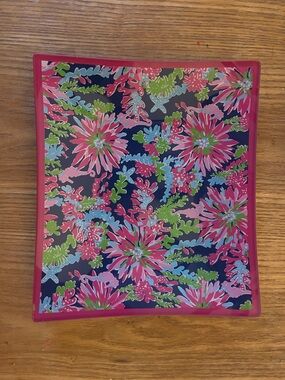 Lily Pulitzer Designer Glass Pink Floral
Trippin & Sippin Trinket Dish Tray